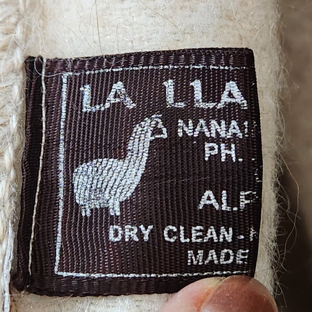 Alpaca Wool Cape w/ Attached Scarf Made in Peru - Picture 8 of 11